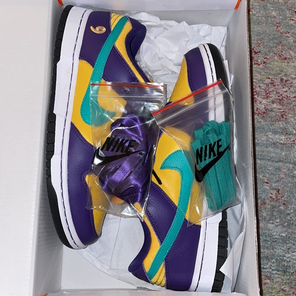 Like new! Lisa Leslie Nike Dunks | Low | Women’s Size 8.5 💜💛💚 - Picture 8 of 9